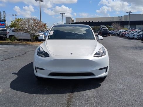 Used 2023 Tesla Model Y Long Range image 3