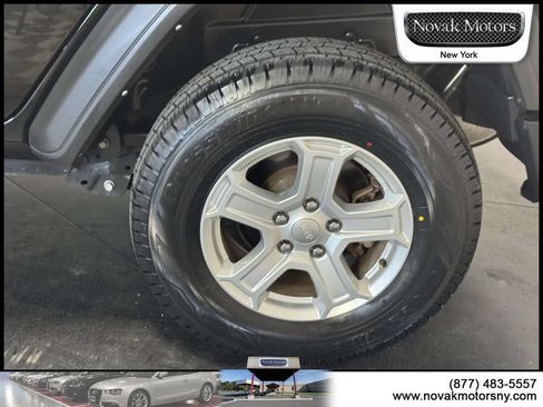 Used 2022 Jeep Wrangler Unlimited Sport AWD/4WD image 8