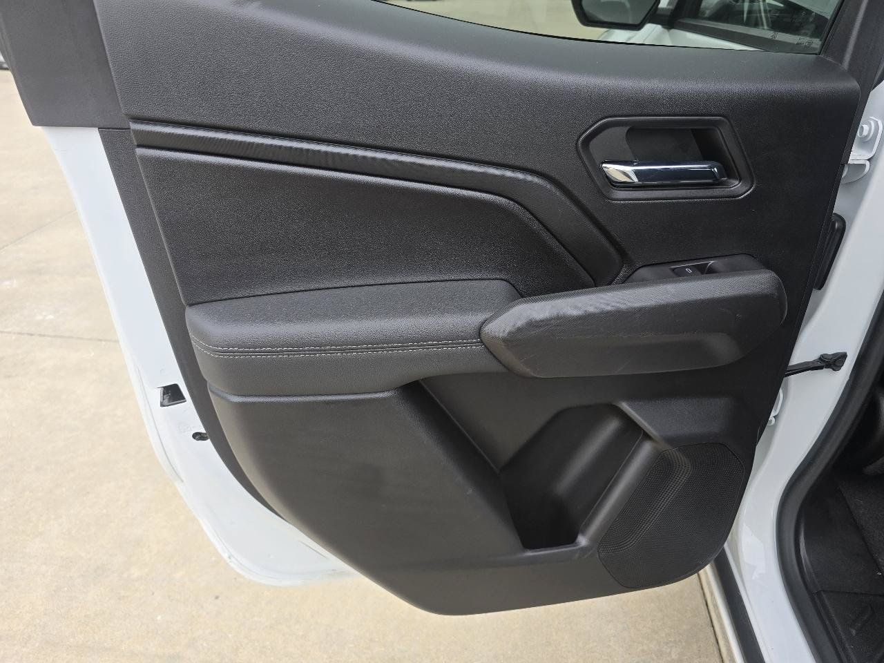Used 2023 Chevrolet Colorado LT w/ LT Convenience Package II AWD/4WD image 15