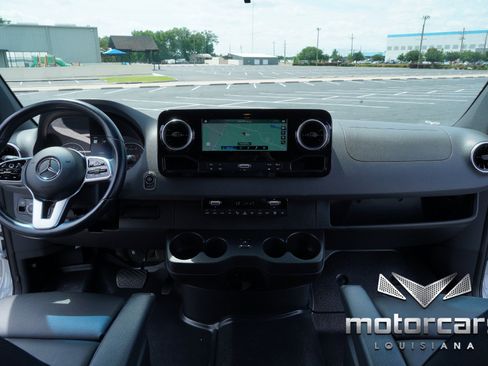 Used 2020 Mercedes-Benz Sprinter 2500 image 27