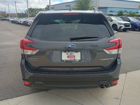 Used 2023 Subaru Forester Premium AWD/4WD image 6