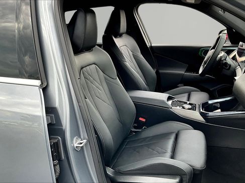 Used 2025 BMW X3 xDrive30i w/ Premium Package image 29