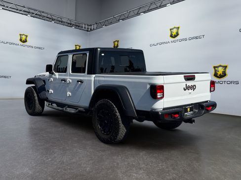 Used 2023 Jeep Gladiator Rubicon w/ Trailer Tow Package AWD/4WD image 3