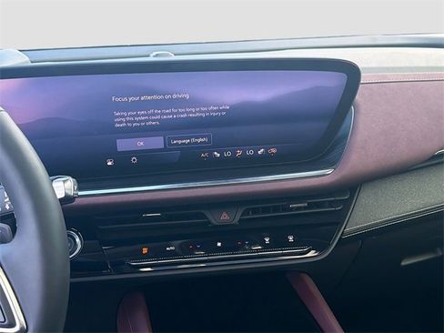 Used 2024 Buick Envision Sport Touring image 28