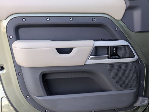 Used 2020 Land Rover Defender 110 HSE image 12