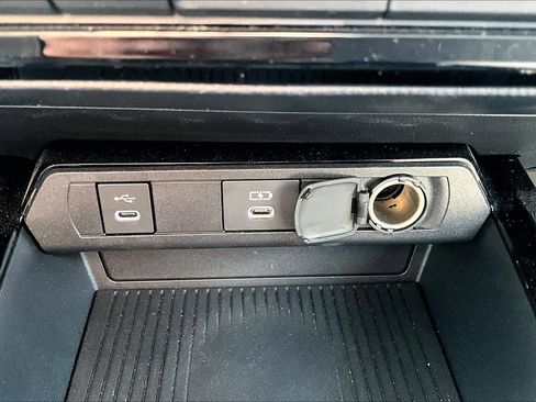 Used 2024 Toyota Prius LE AWD/4WD image 16