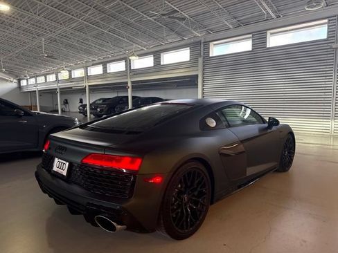 Used 2020 Audi R8 V10 w/ Carbon Exterior Package AWD/4WD image 3
