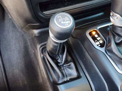 Used 2025 Jeep Wrangler Unlimited Sahara image 24