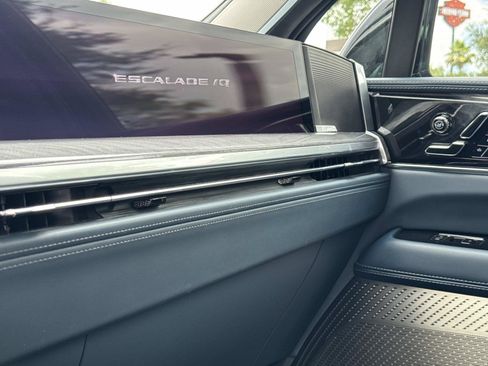 Certified 2025 Cadillac Escalade IQ Luxury 2 w/ LPO, Premium Carpet Package AWD/4WD image 24