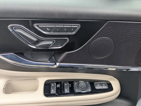 Used 2025 Lincoln Corsair FWD w/ Equipment Group 101A image 9