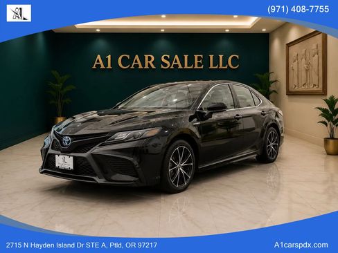 Used 2021 Toyota Camry SE FWD image 1