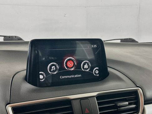 Used 2018 MAZDA MAZDA3 Touring FWD image 21