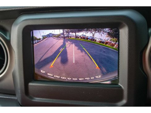 Used 2022 Jeep Wrangler Sport AWD/4WD image 39