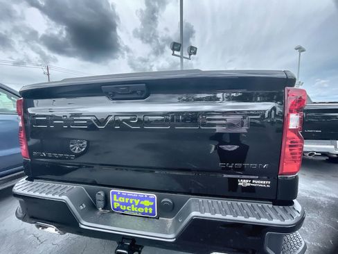Used 2024 Chevrolet Silverado 1500 Custom Trail Boss w/ LPO, Dark Essentials Package AWD/4WD image 31