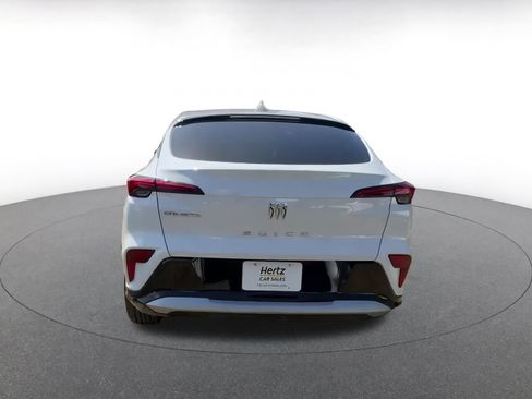 Used 2025 Buick Envista Sport Touring image 12