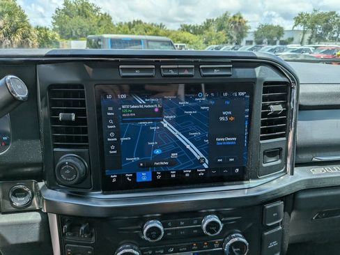 Used 2024 Ford F250 Lariat w/ Lariat Ultimate Package AWD/4WD image 19