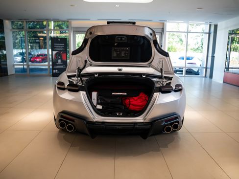 Used 2024 Ferrari Roma Spider image 19