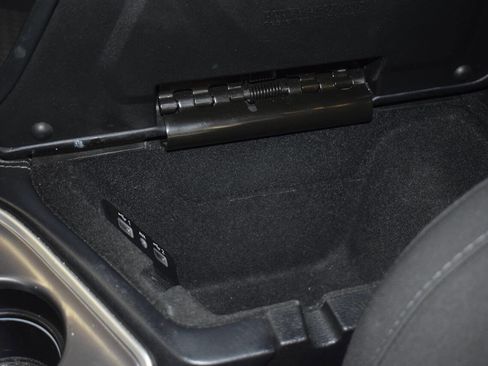 Used 2021 Dodge Challenger SXT image 37