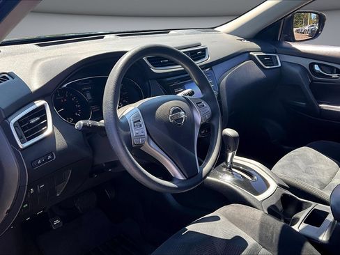 Used 2016 Nissan Rogue S w/ Appearance Package FWD image 16