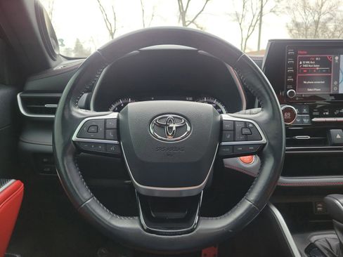 Used 2022 Toyota Highlander XSE AWD/4WD image 23