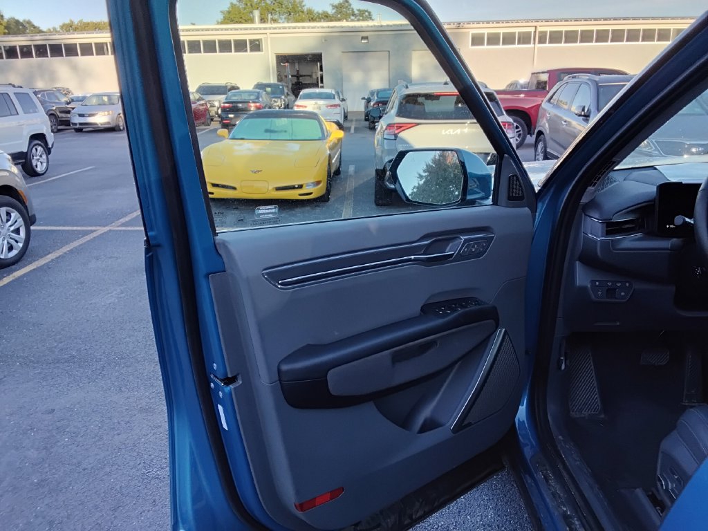 Used 2024 Kia EV9 Land AWD/4WD image 9