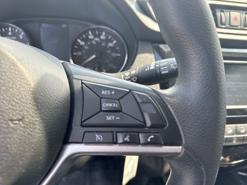 Used 2018 Nissan Rogue S FWD image 16