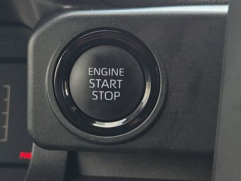 Certified 2025 Toyota Tacoma SR5 AWD/4WD image 23