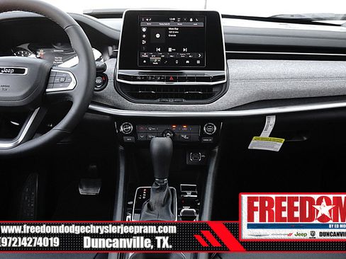 New 2026 Jeep Compass Latitude image 19