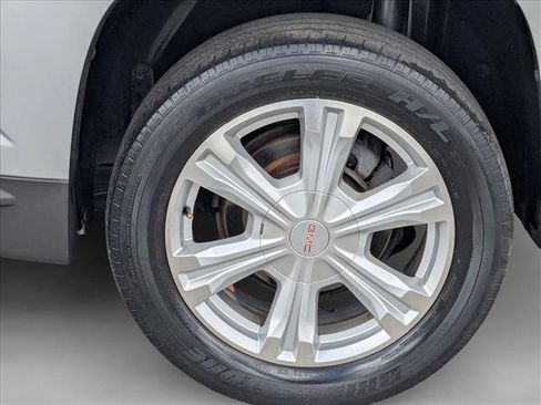 Used 2017 GMC Terrain SLE image 21
