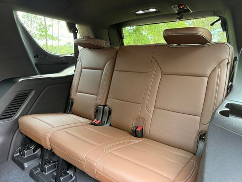 Used 2021 Chevrolet Tahoe High Country w/ Premium Package RWD image 31