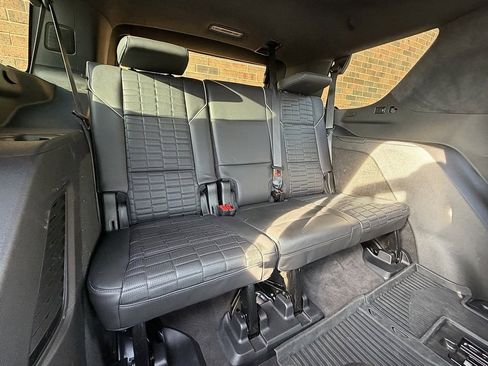 Used 2023 Cadillac Escalade V w/ LPO, ONYX Package image 24