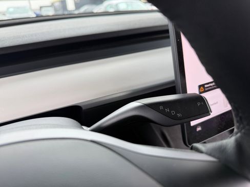 Used 2022 Tesla Model Y Performance AWD/4WD image 18