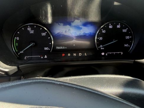 Used 2021 Ford Escape SE FWD image 16