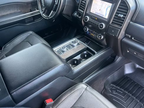 Used 2020 Ford Expedition Limited AWD/4WD image 18