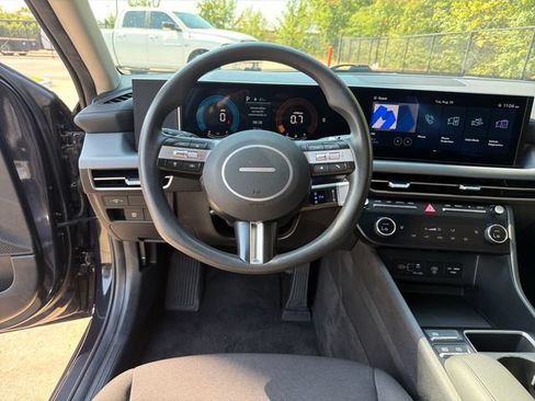 Used 2025 Hyundai Sonata SEL FWD image 16