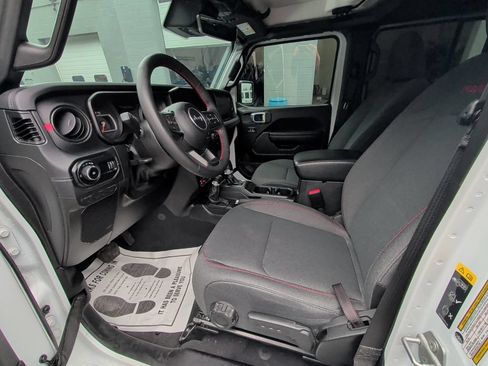 Used 2024 Jeep Wrangler Unlimited Rubicon w/ Technology Group AWD/4WD image 10