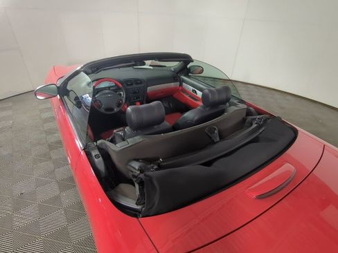 Used 2002 Ford Thunderbird Base image 8