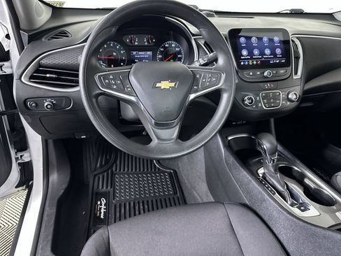 Used 2025 Chevrolet Malibu LT FWD image 21