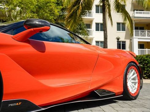 Used 2021 McLaren 765LT image 11