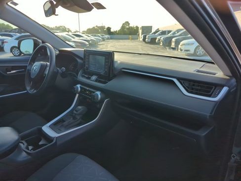 Used 2021 Toyota RAV4 XLE FWD image 26