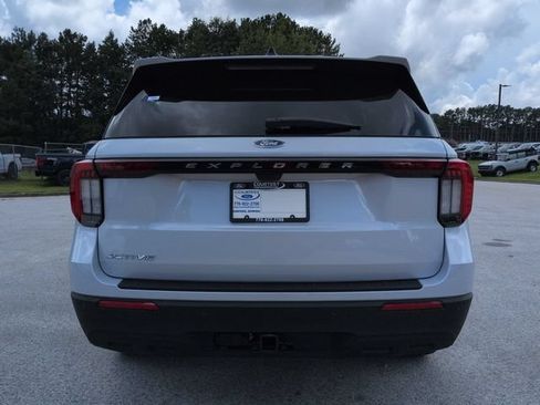 New 2026 Ford Explorer Active RWD image 5