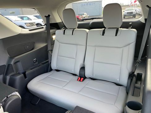 New 2026 Ford Explorer Active w/ Active Comfort Package AWD/4WD image 9