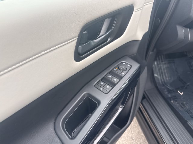 Certified 2025 Nissan Pathfinder SV AWD/4WD image 11