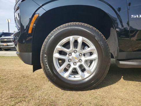 New 2026 Chevrolet Suburban LS image 6