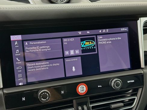Certified 2025 Porsche Macan AWD/4WD image 15