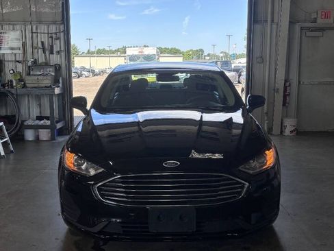 Used 2020 Ford Fusion SE FWD image 3