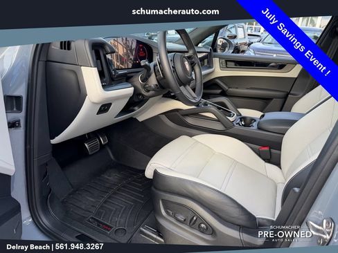 Used 2026 Porsche Cayenne GTS AWD/4WD image 12