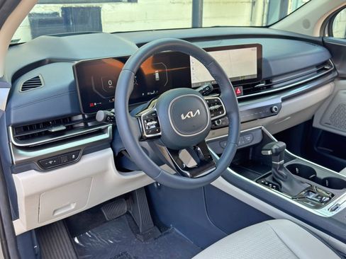 Used 2025 Kia Carnival SX Prestige FWD image 14