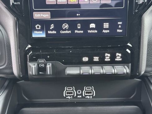 New 2026 RAM 2500 Big Horn AWD/4WD image 16