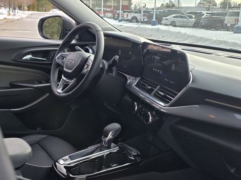 Used 2024 Chevrolet Trax ACTIV w/ Driver Confidence Package image 19